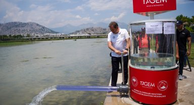 Yok olmanın eşiğinden dönen 2 endemik tür balığın yavruları suyla buluşturuldu