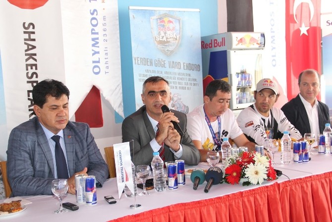 2365 Metrede kros şov