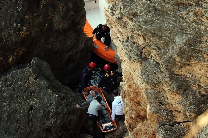 3 Arkadaşın Falez Keyfi Hastanede Bitti
