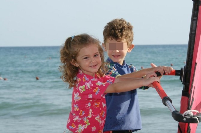 7 yaşında ki kız kardeşini kazara vurarak öldürdü