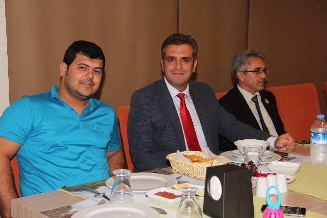 AK Parti Gençlik'ten Gazilere ONUR yemeği
