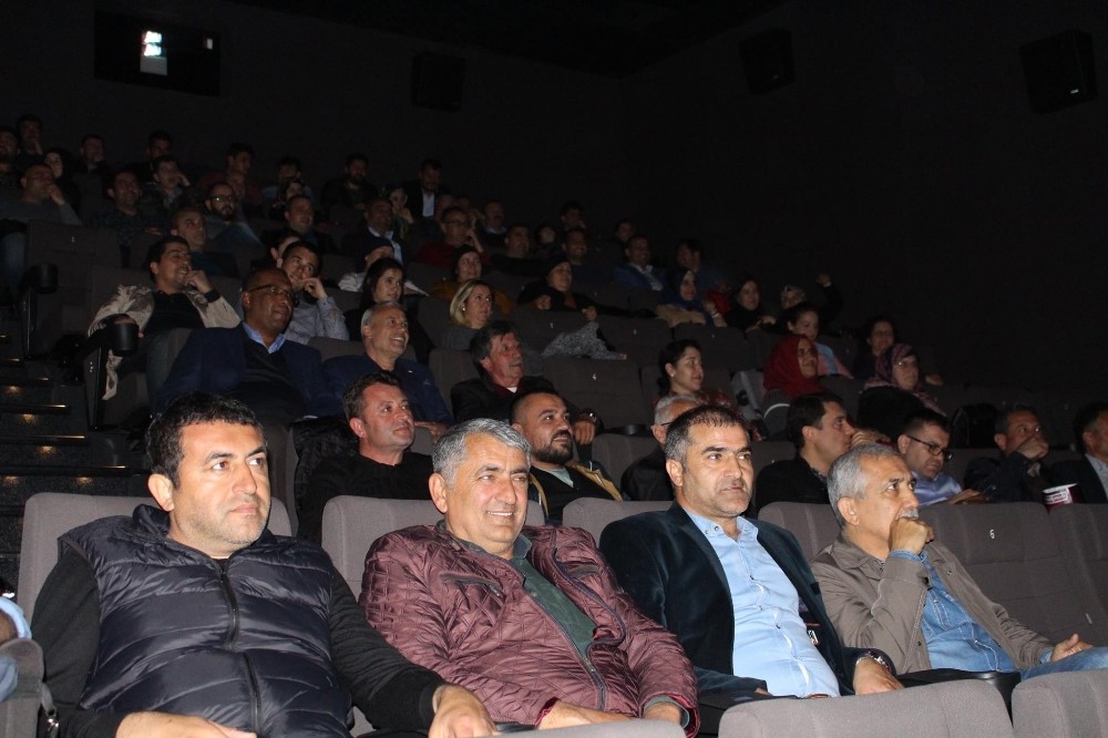 AK Parti Manavgat ilçe teşkilatı ‘Reis’i izledi