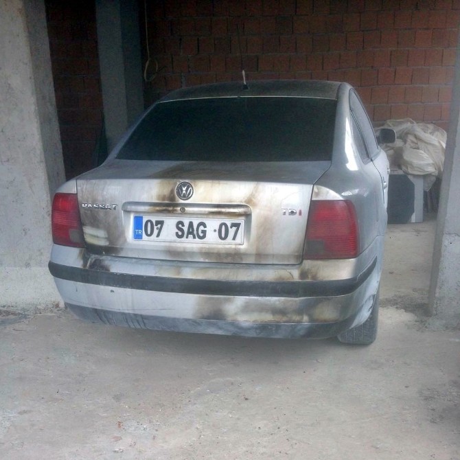 AK Parti’li Belediye Başkanının Aracı Kundaklandı