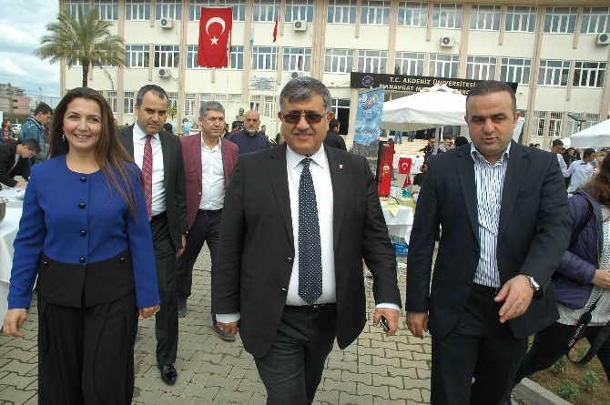 Akdeniz Üniversitesi MYO’da İstihdam Fuarı