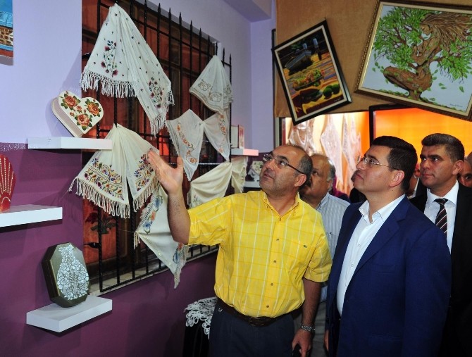 AKMEK kursiyerinin eserleri reyona çıkıyor