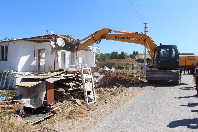 Aksu’da yıkım
