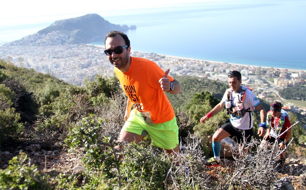 Alanya Ultra Maratonu 110 sporcunun katılımıyla başladı