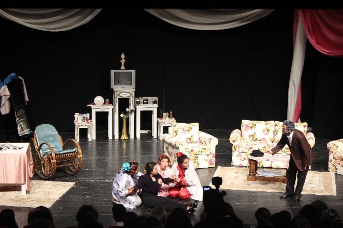 Alanya’da 3.liseler Arası Tiyatro Şenliği başladı
