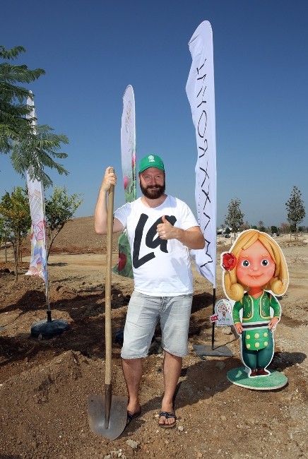 Alman Dj, EXPO 2016 Antalya alanına ‘Jacaranda” dikti