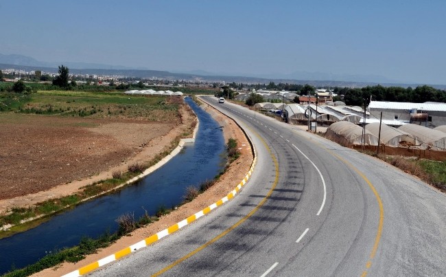 Altınova'da yol çalışmaları tamamlandı