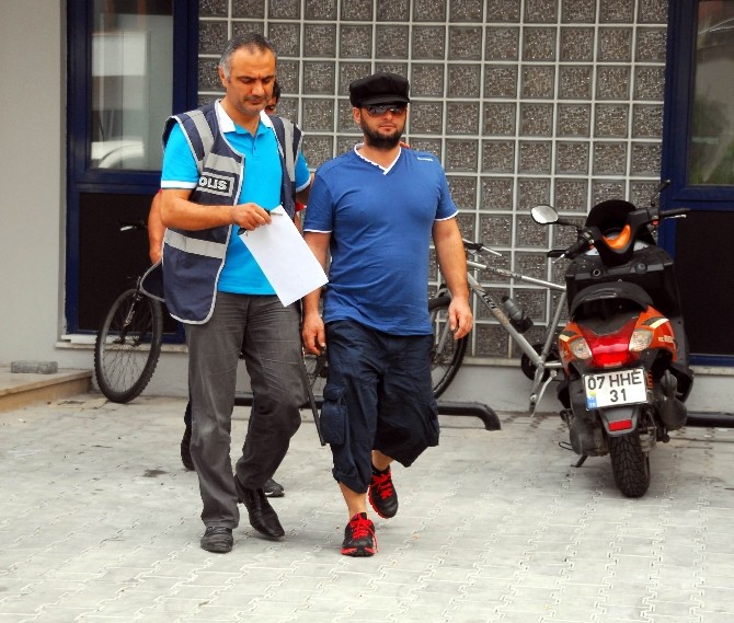 Amcasını öldüren yengesini yaralayan zanlı teslim oldu