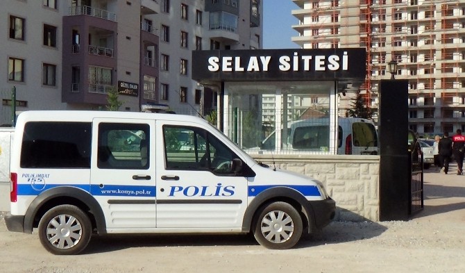 Anne ve 2 kızı evde öldürülmüş olarak bulundu