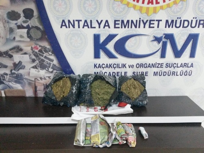 Antalya'da 2 kişi 3 kilo esrar ile yakalandı