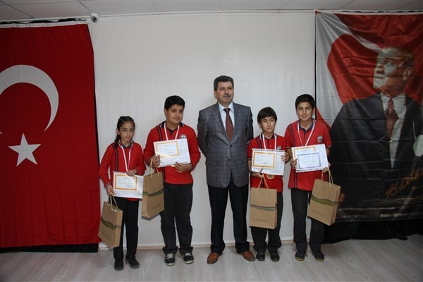 Antalya’da 427 bin 854 öğrenci karne aldı