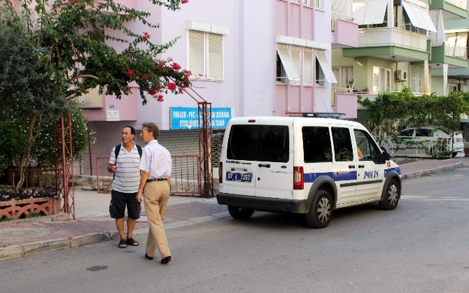 Antalya'da bıçaklı saldırı