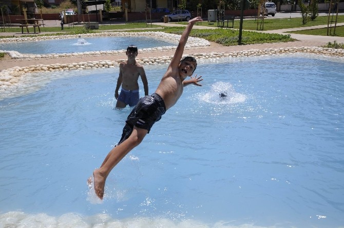 Antalya’da Çocuklardan Tehlikeli Serinlik