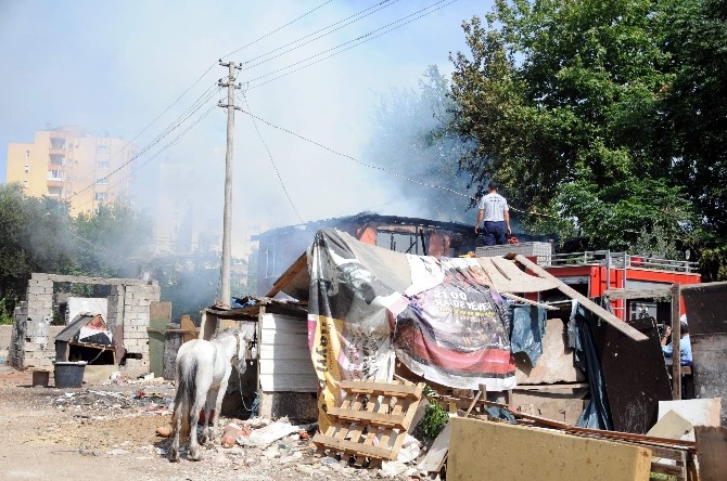 Antalya’da İki Katlı Ev Yandı