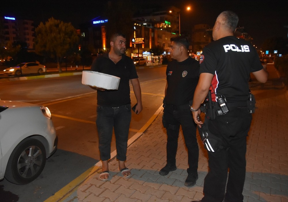 Antalya’da seyyar satıcılara operasyon!