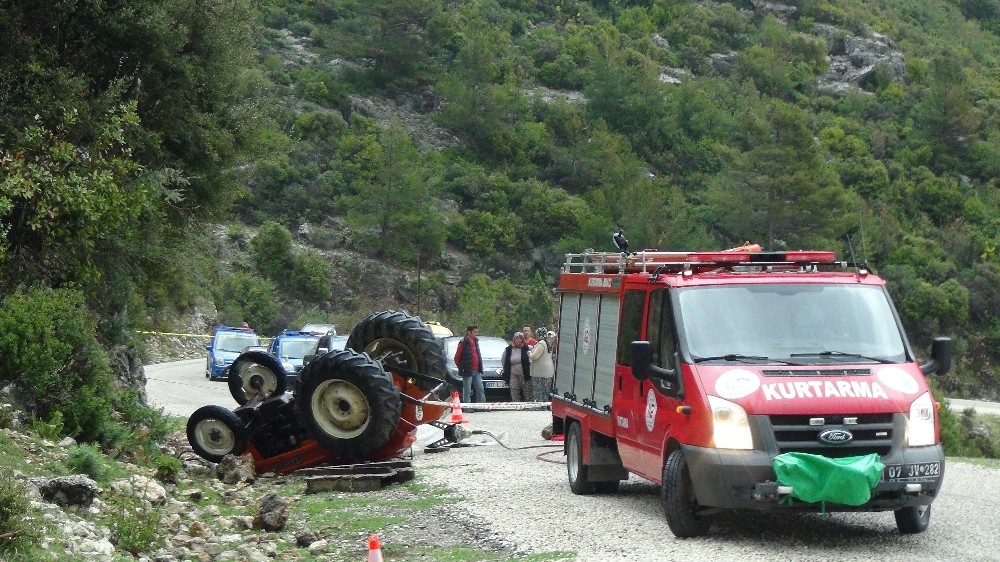 Antalya’da traktör kazası: 1 ölü, 4 yaralı