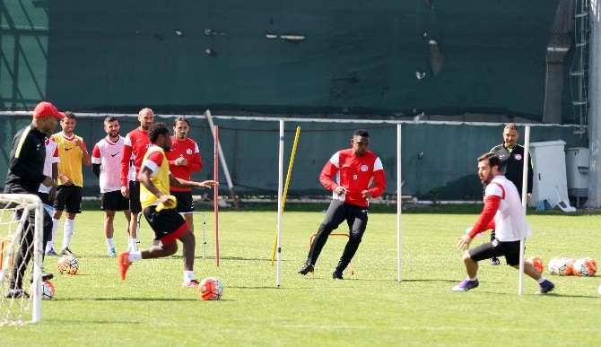 Antalyaspor, Akhisar Belediyespor Mesaisine Devam Etti