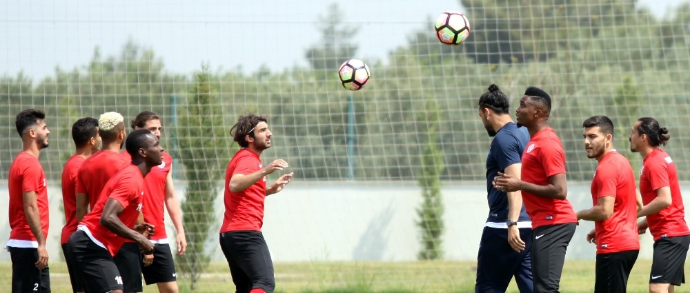 Antalyaspor, Başakşehir maçı hazırlıklarını tamamladı