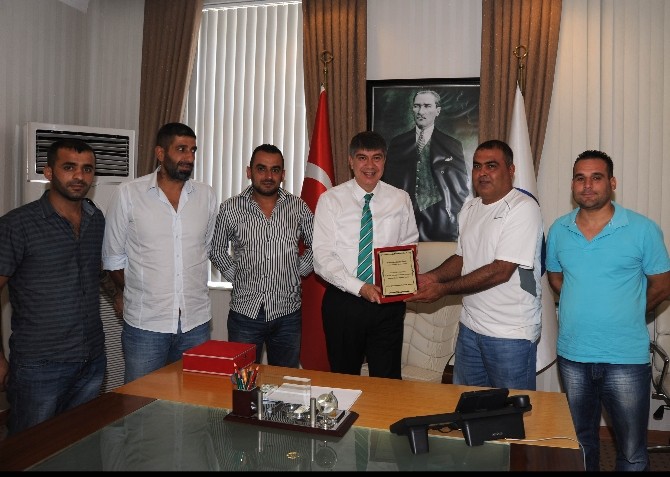Antalyaspor taraftarlarından Türel'e ziyaret