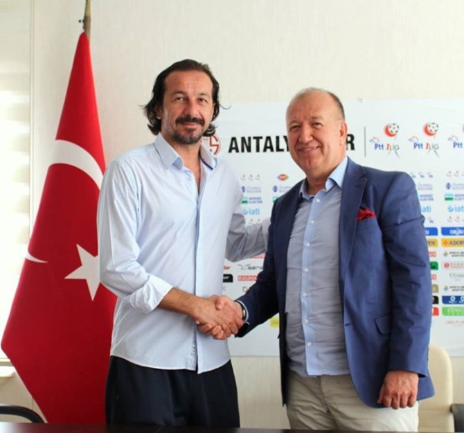 Antalyaspor, Yusuf Şimşek’in Sözleşmesini 3 Yıl Uzattı