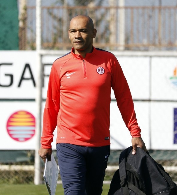 Antalyaspor’da Moraıs Şoku