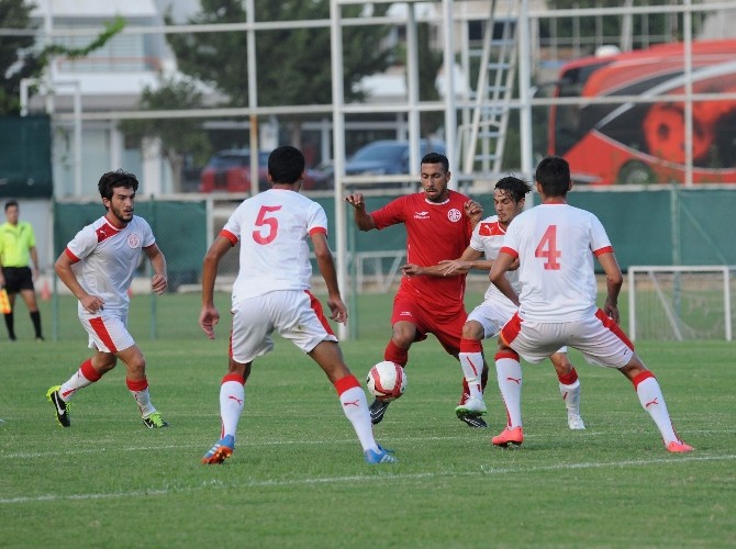 Antalyaspor'dan hazırlık maçında gollü galibiyet