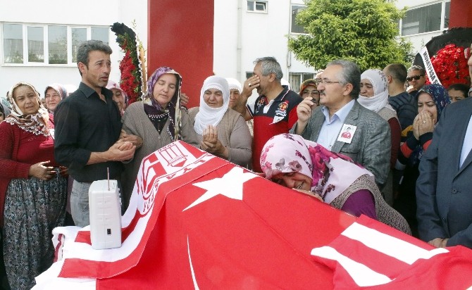 Antalyaspor’un Genç Oyuncusu Gözyaşları İçinde Uğurlandı