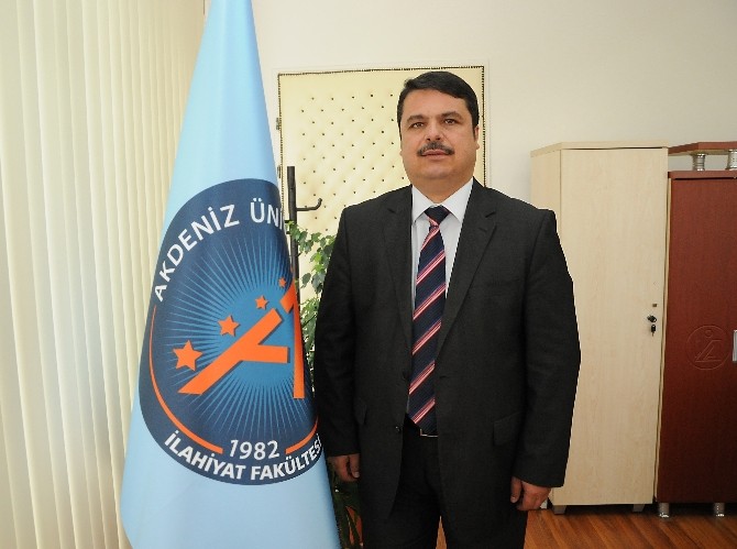 AÜ İlahiyat araştırma ödülleri sahipleri belli oldu