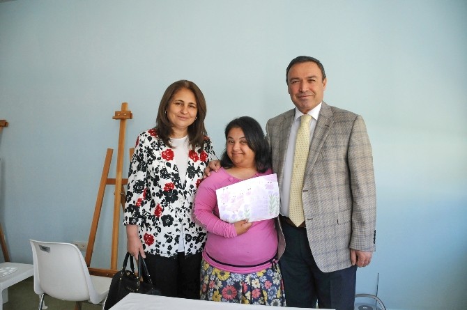 AÜ rektörü Kurtcephe'den ziyaret