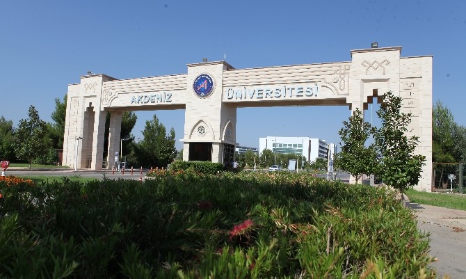 AÜ yine haberin zirvesinde