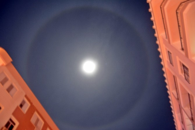 ’Ay’ Satürn gibi oldu