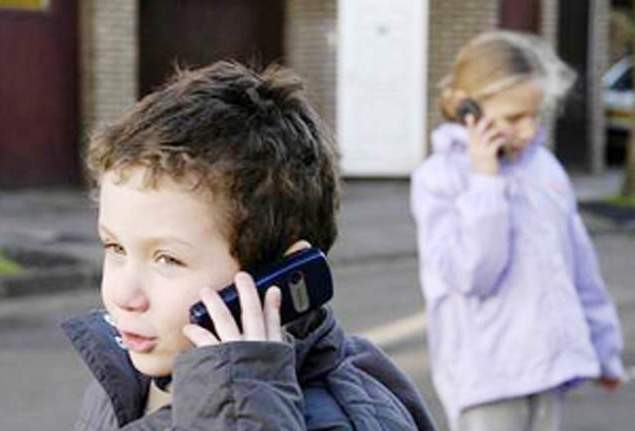 Az kitap, bol telefon ve televizyon