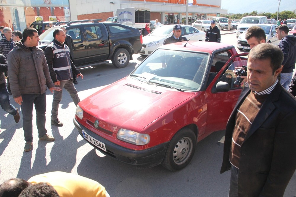Bakan Bozdağ’ın programını takip eden foto muhabiri kaza geçirdi