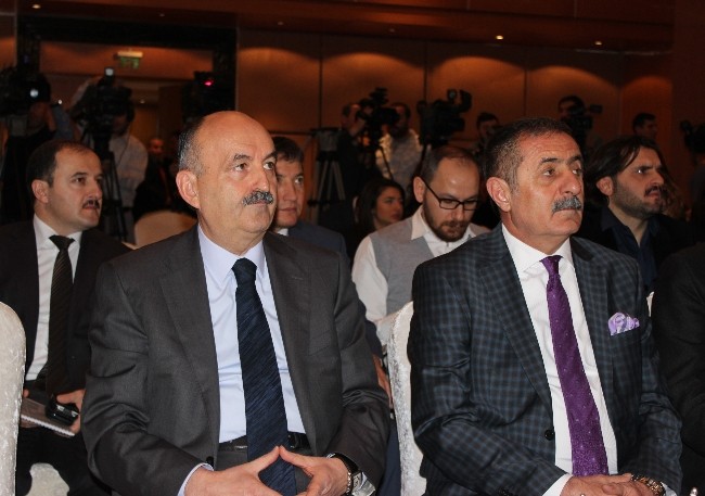 BAKAN MÜEZZİNOĞLU: “H3N2 GRİBİNDE YAŞADIĞIMIZ OLAĞANÜSTÜ BİR DURUM SÖZ KONUSU DEĞİL”