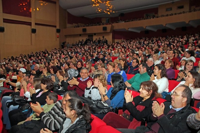 Barış Manço muhteşem konserle anıldı