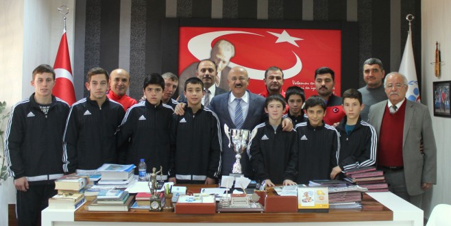 Başarılı güreşçilerden ziyaret