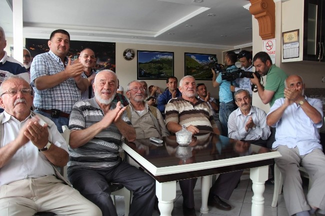 Başbakan Erdoğan'ın Cumhurbaşkanlığı'na adaylığı baba ocağında coşkuyla karşılandı