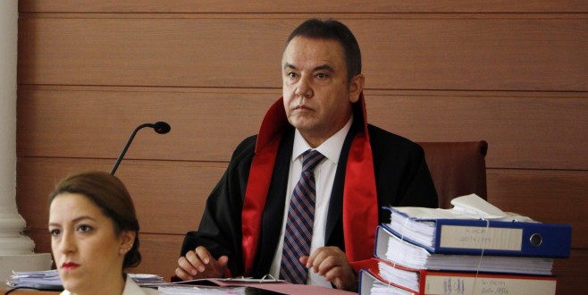 Başkan Böcek Adliye koridorlarında