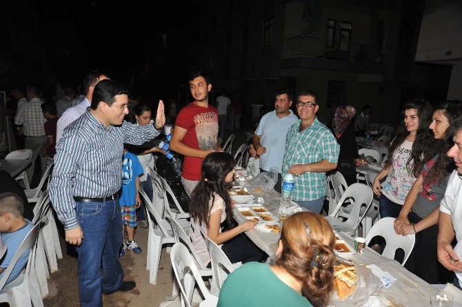 Başkan Tütüncü iftarını Sivaslılarla açtı