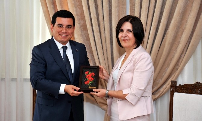 Başkan Tütüncü işbirliği için yavru vatanda