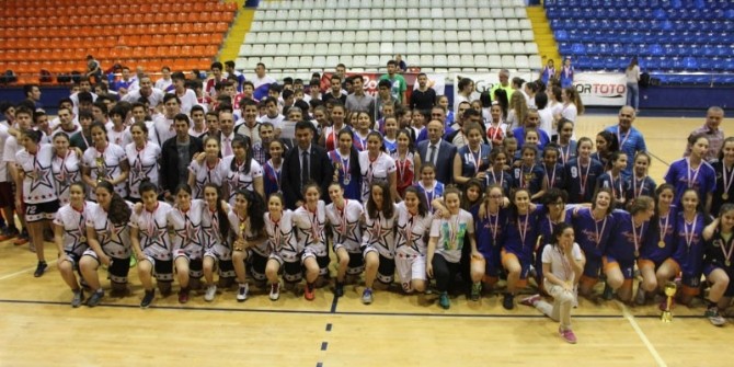 Basketbol şampiyonlarını seçti