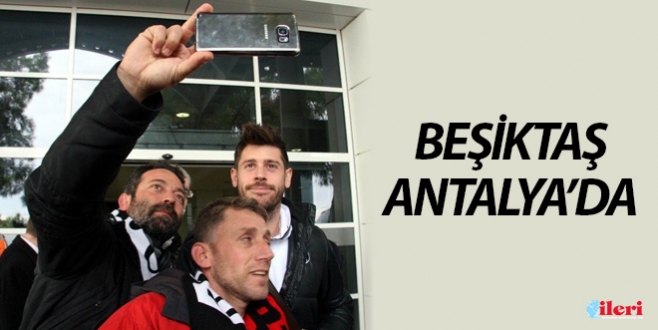 Beşiktaş Antalya’da çiçeklerle karşılandı