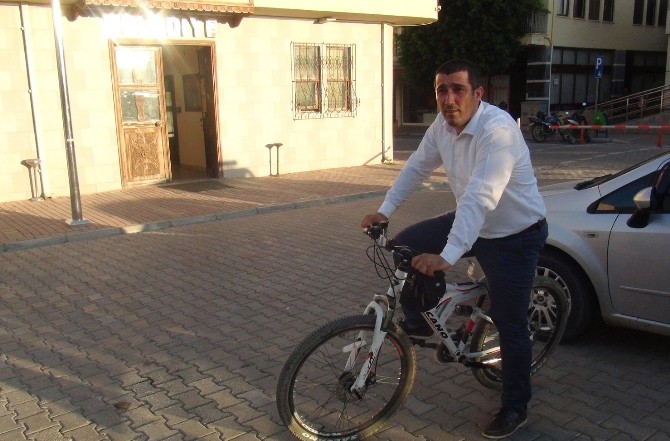 Bisikleti Makam Aracı Oldu