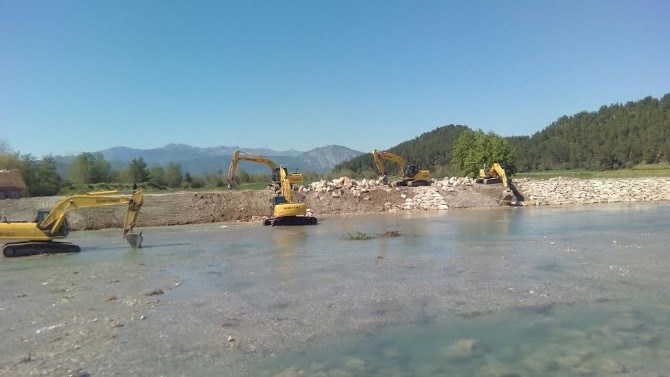 Bölge Müdürü Özgür, Aksu çayını inceledi