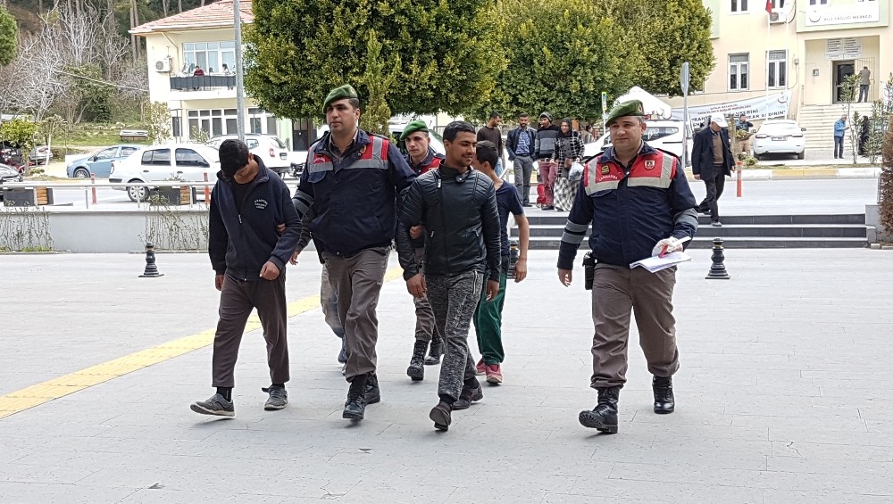 Bozuk para hırsızları yakalandı