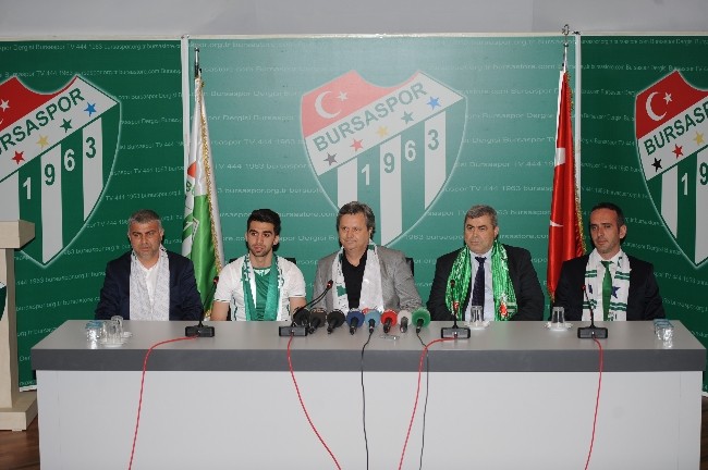 Bursa Emre Taşdemir ile 4 yıllık anlaştı