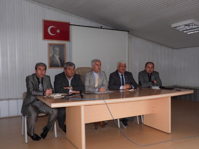 Büyükşehir, Korkuteli hali ile ilgili esnafla bir araya geldi